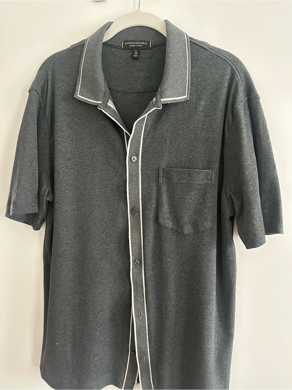 Banana Republic Men's Charcoal Gray Short-Sleeve Button Shirt